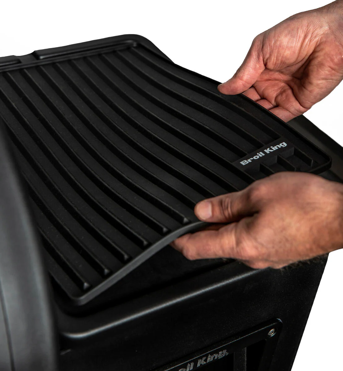 Regal Magnetic Silicone Side Shelf Grill Mat - Image 4